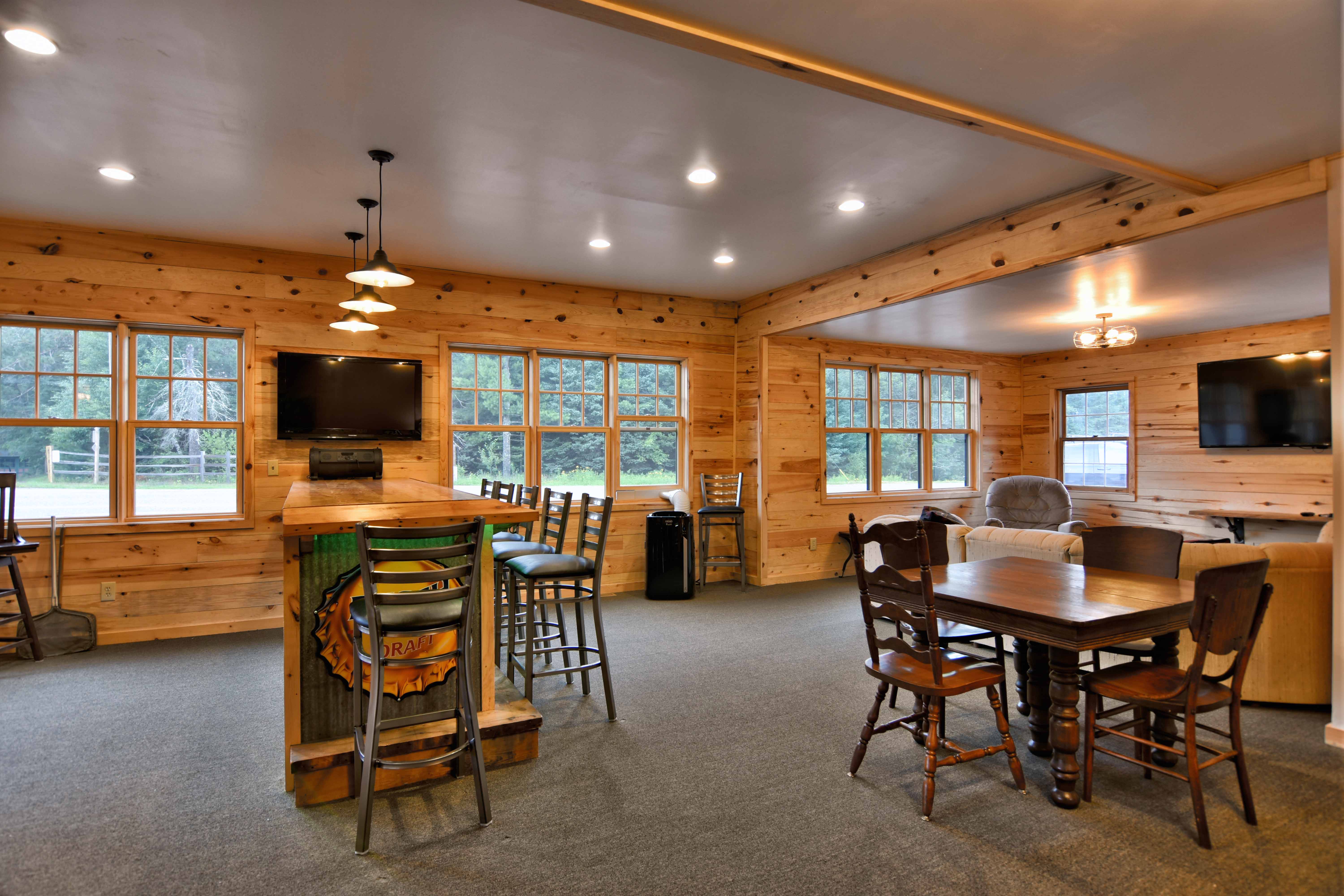 Trailhead Lodge - Clam Lake, WI